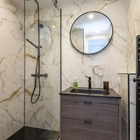 Cap Soleil - Vue Port Proche De La *